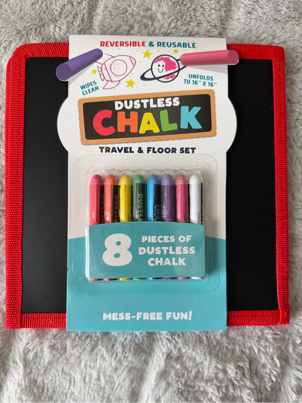 NWT Chuckle & Roar Dustless Chalk Travel and Floor Set